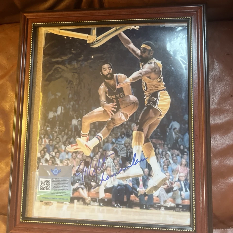 Foto autografiada de Wilt Chamberlain firmada 11"x14” fotografía con holograma certificado de autenticidad Foto 3 de 4