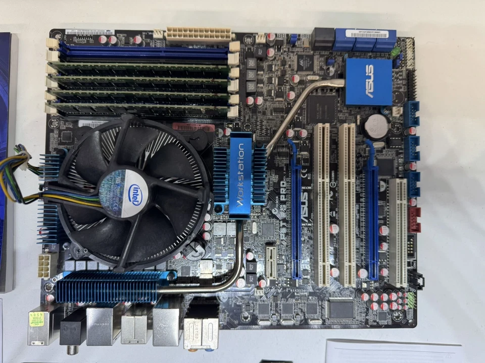 Asus P6T WS Pro mit Intel Core i7-950 16gb CPU Kühler Lüfter Back IO Platte Handbuch - Bild 2 von 4