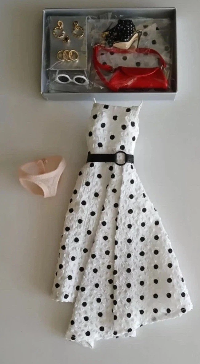 VETEMENTS Completo Completo Integrity Toys Holiday Spot Dania Zarr ��