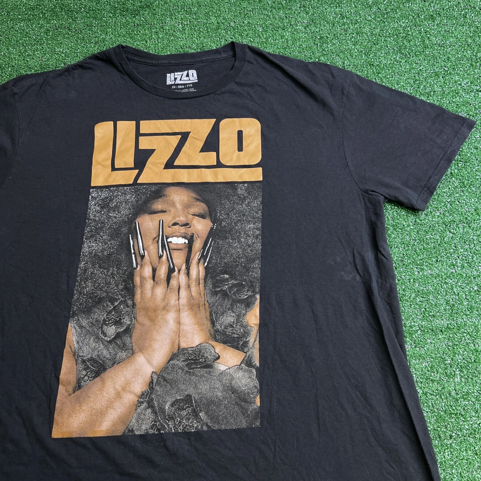 Lizzo Portrait Graphic T-Shirt Black Short Sleeve Mens Size 2XL