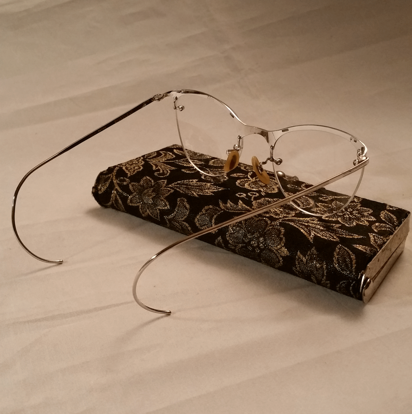 SHURON CAT EYE True Antique Eyeglasses and Case - Picture 8 of 12