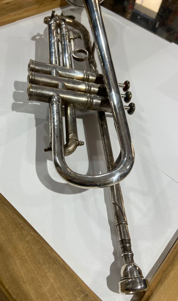 Tromba Besson - Vintage. Cromata con tasti in madreperla. - Immagine 2 di 4