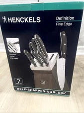 HENCKELS DEFINITION 7-Piece SELF SHARPENING Knife Block Set-New IN BOX!