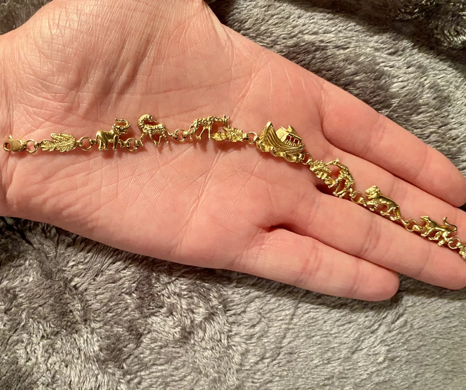 *EN VENTA* Pulsera antigua de oro macizo de 14k con dije de arca de Noé *EN VENTA* Foto 2 de 4