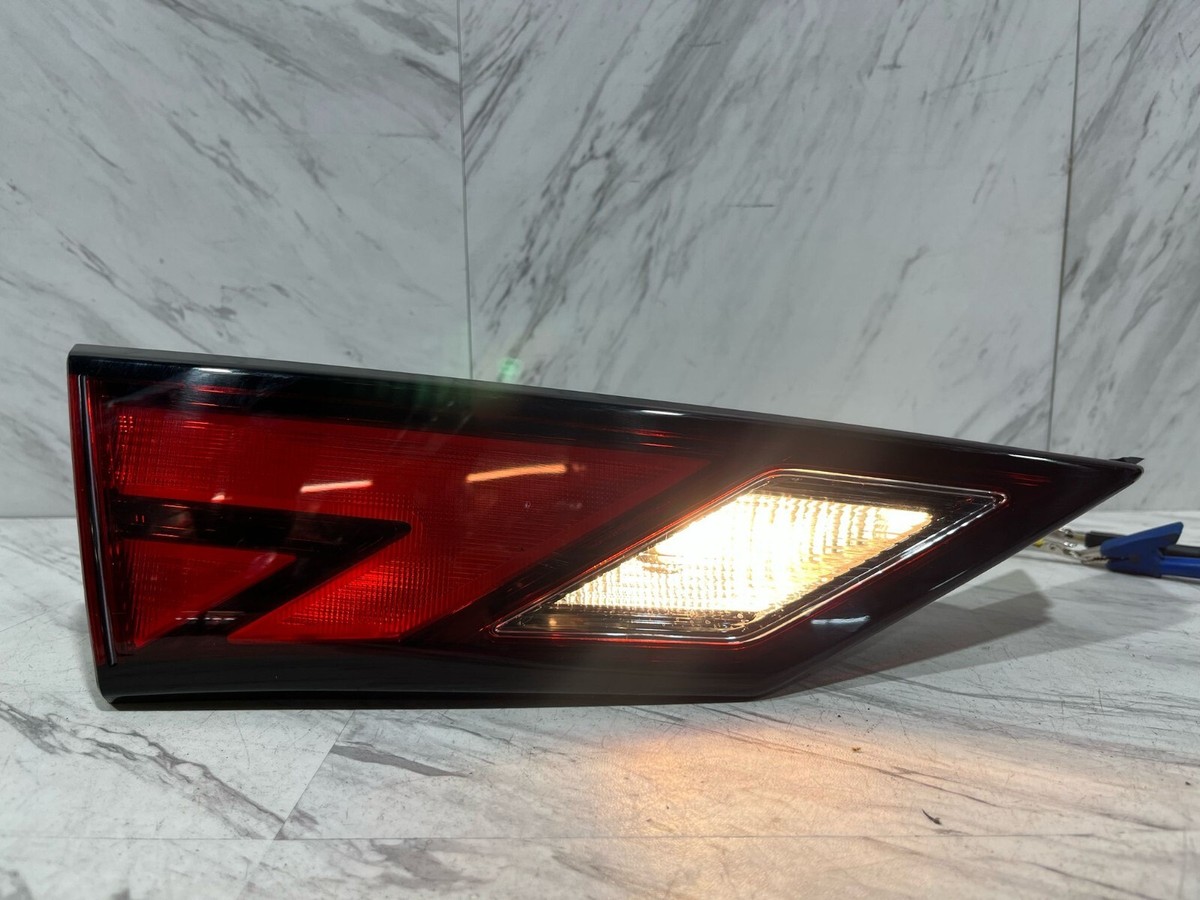 2020-2024 NISSAN SENTRA TAILLIGHT OEM DRIVER SIDE INNER LAMP