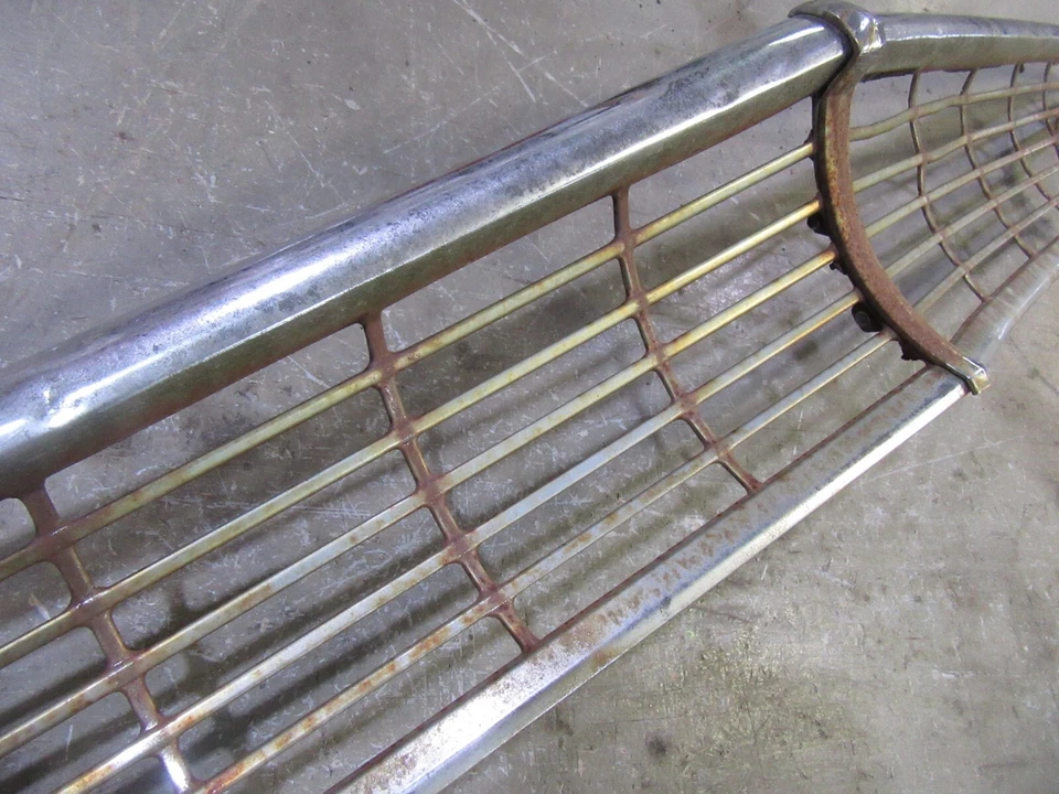 Ford Mainline Fairlane 1956 exterior parrilla delantera moldura lado izquierdo derecho Foto 3 de 4