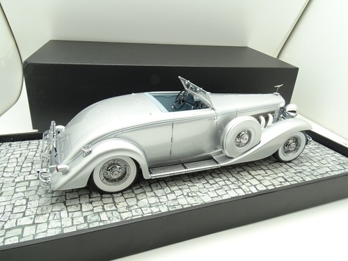 MINICHAMPS 1/18 - Duesenberg Sjn Convertible Coupé Argento 1936 - Foto 2 di 2