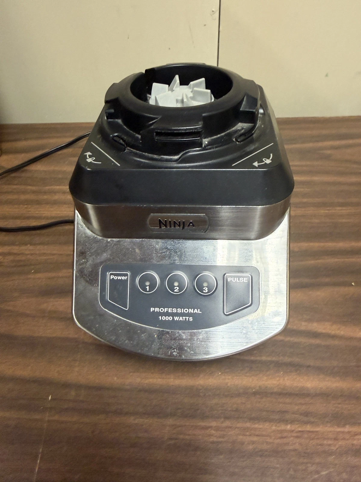 Ninja Blender NJ600 3 Speed 1000 Watts BASE ONLY - Silver/Black Tested Works