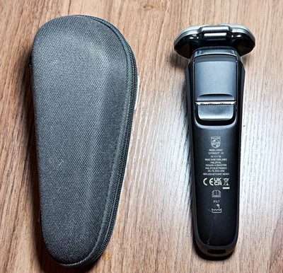 Philips Norelco Shaver 9000 Series X9001 - Wet & Dry Mens Electric Razor - Open