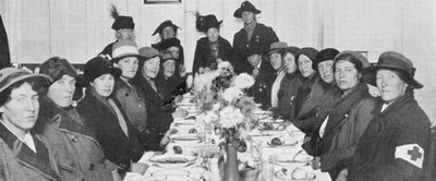 British nurses after the arrival from Serbia for a Christmas holid- Old Photo