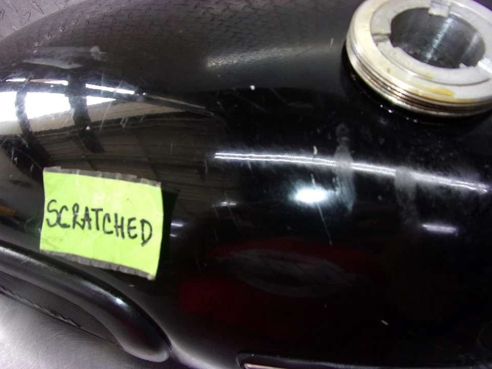 956 A TRIUMPH BONNEVILLE 800 2004 OEM FUEL GAS TANK & NO GAS CAP Foto 4 de 4