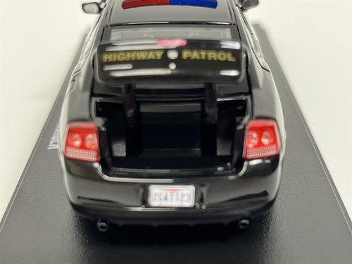 The Rookie 2006 Dodge Charger Black White 1:43 Scale Greenlight 86634 - 第 8/10 張圖片