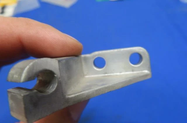 NOS Kawasaki #14044-012 SOPORTE, GUÍA DE CABLES KD125 KE125 KX125 ver abajo K1045 Foto 3 de 4