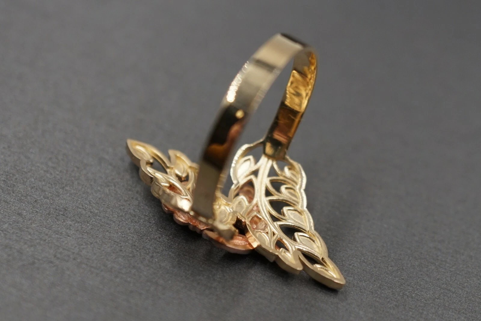 Real 14k Tri Color Gold Diamond Cut Long Leaf Flower Ring. Size 7