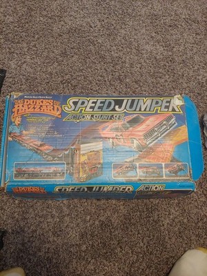 The Dukes Of Hazzard Knickerbocker Speed Jumper Action Stunt Set: Beat Up