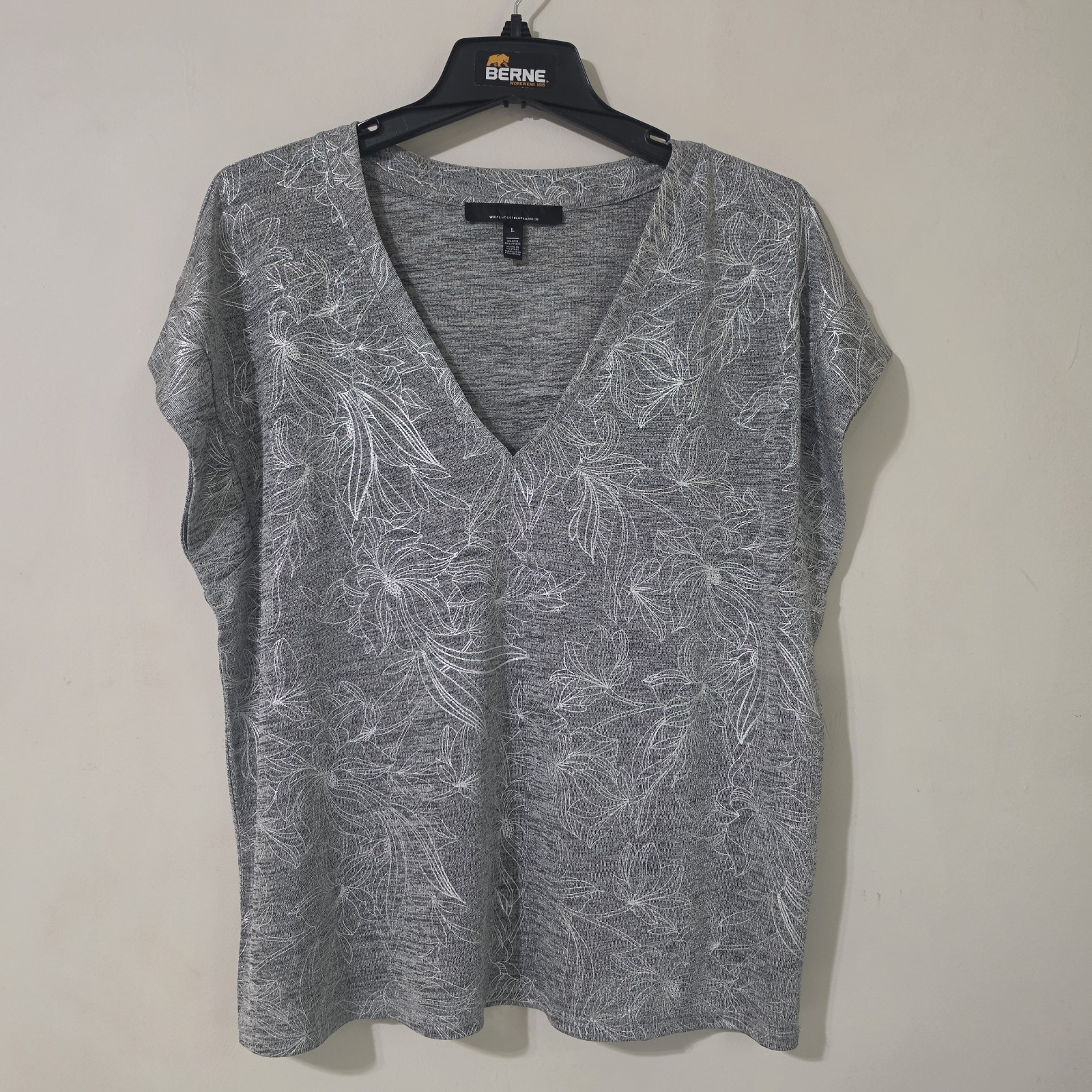 White House Black Market Women's Large Silver Metallic Lurex V-Neck Top Stretch