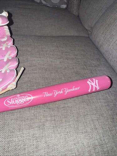 New York Yankees Baseball Set Pink, Baseball, Handschuh und Minischläger - Bild 3 von 5