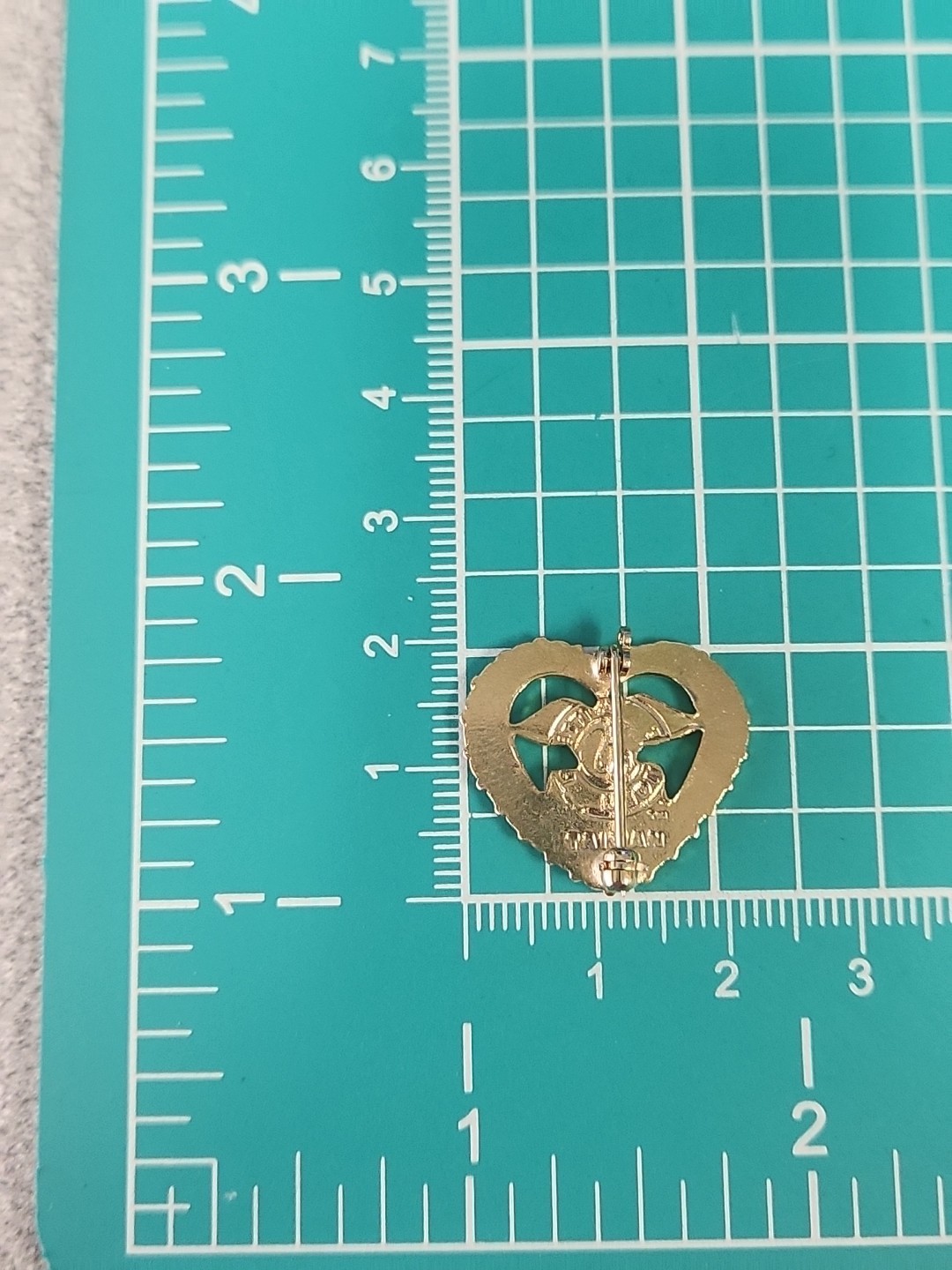 как выглядит Vtg RN Registered Nurse Gold Tone Lapel Pin фото