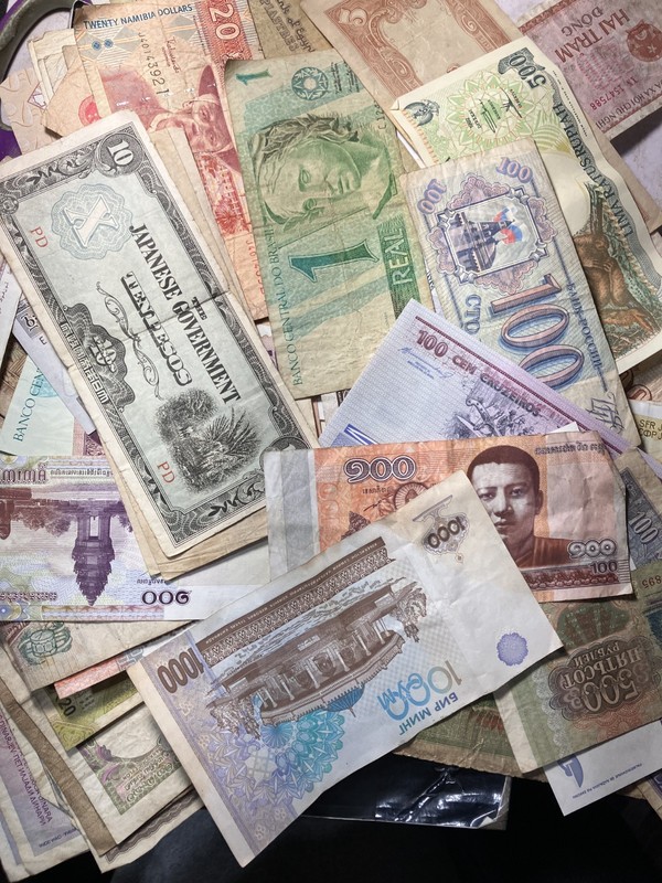 Old MYSTERY BILLS Lot - 10 WORLD NOTES - Mix Dates/Nations - Lot #U10