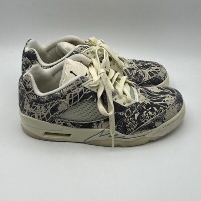 Nike WMNS Air Jordan 5 Retro Low Expression White Grey DA8016-100