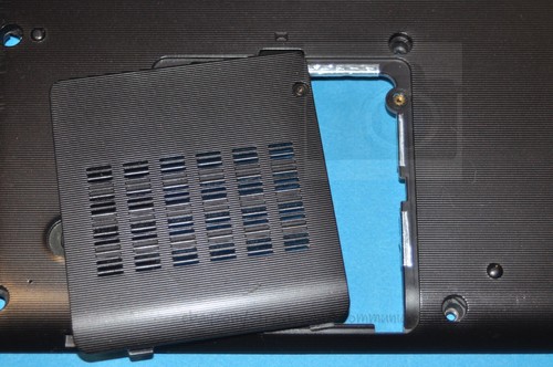 TOSHIBA Satellite P55T-A P55T-A5202 Laptop RAM/Memory Cover Door - Picture 3 of 5