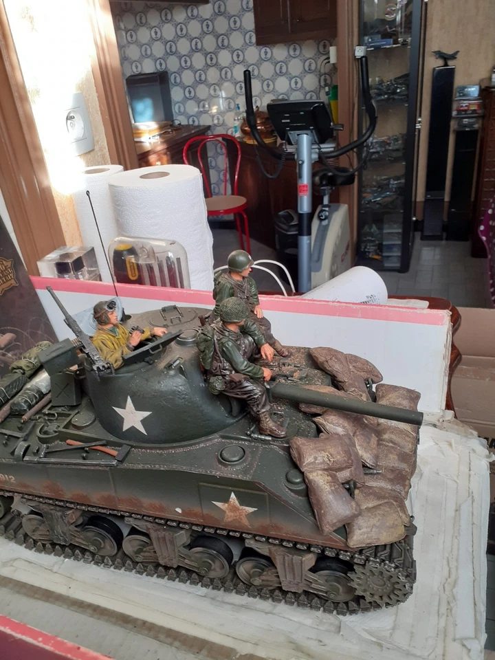 Superbe char Sherman M4 A3 canon 75 mm US Army DDay US 1944 Forces of Valor 1/16 - Photo 3/4