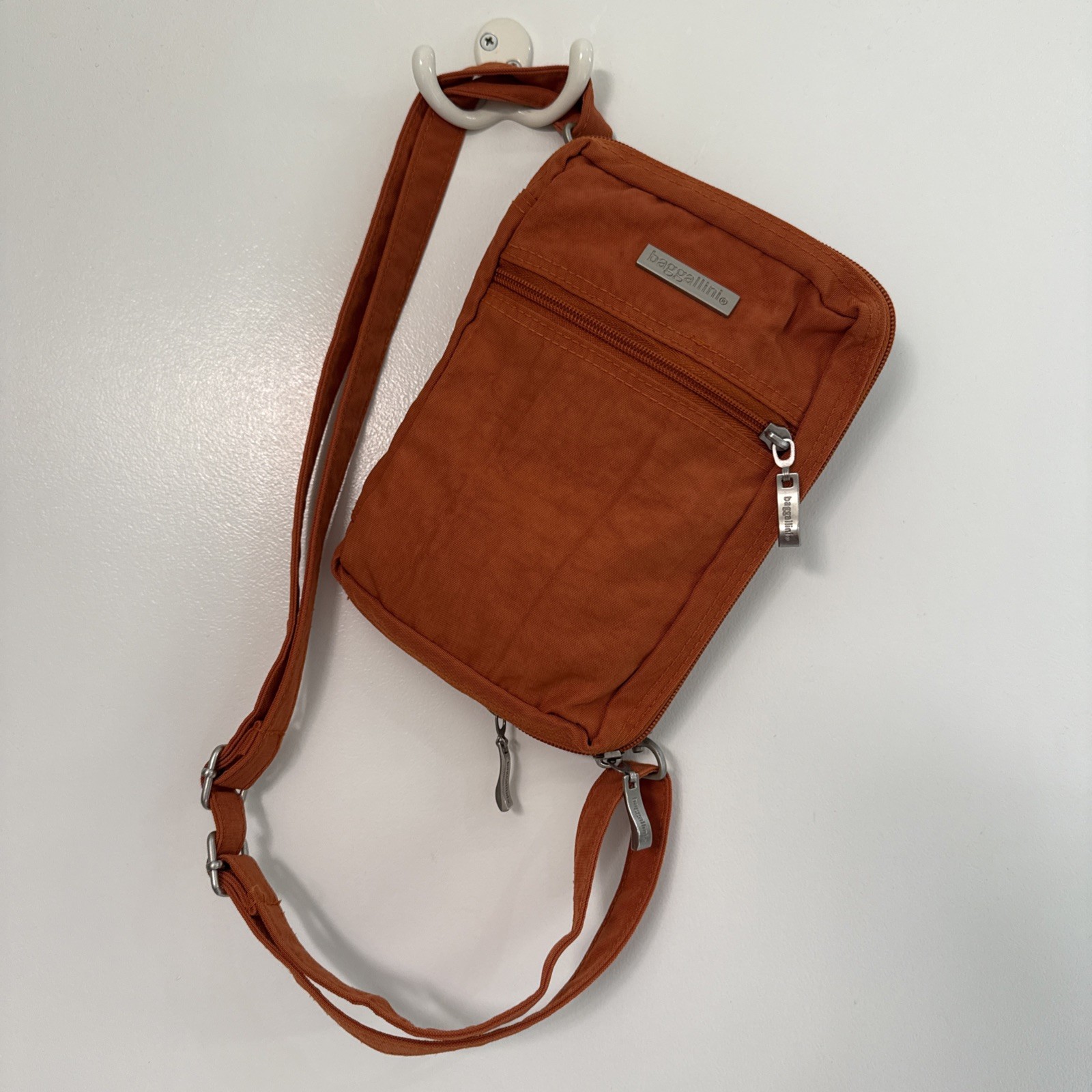 Baggallini Bryant Pouch Crossbody Bag Burnt Orange 6" X 8" A