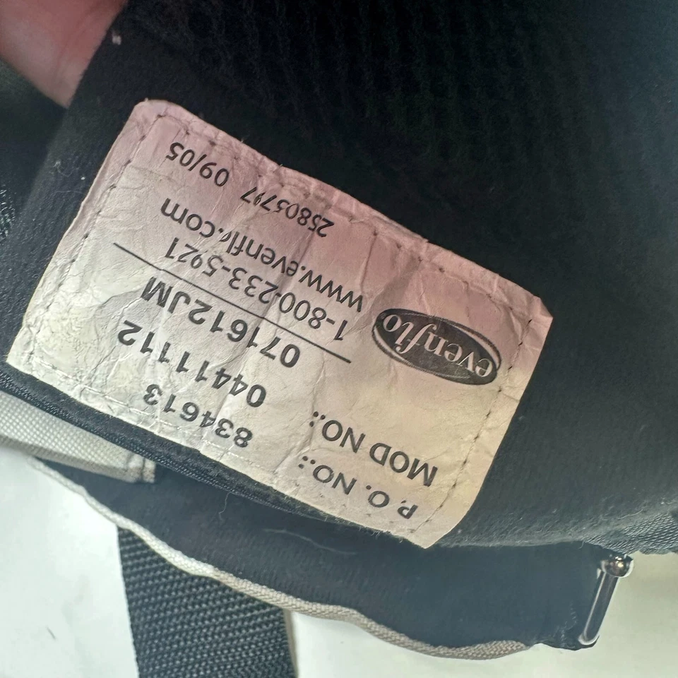 Evenflo Snugli Portabebés Eslinga Ajustable Carcasa Suave Geométrica Negro Marrón Foto 3 de 4