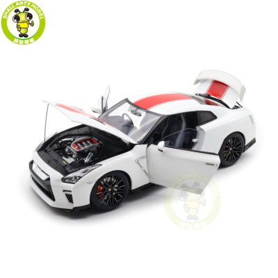 1/18 MOTORHELIX Nissan GT R GT-R R35 50th Anniversary White