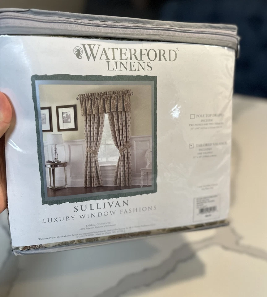 Waterford Ventana a Medida Valence Sullivan Estilo Paisley 55”x 18” 2012 Foto 3 de 4