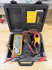 FLUKE 1587 DIGITAL INSULATION TESTER KIT W ACCESSORIES & LEADS - SHIPS FAST