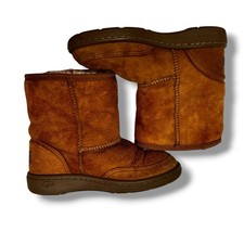 UGG Kids Classic Short Boots Chestnut Authentic Sz Kids 1 D-8