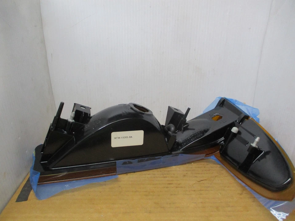 Driver Side Parklamp For Ford F-250 Super Duty 2001-2001 xc3z-13201-ba - Image 3 of 4