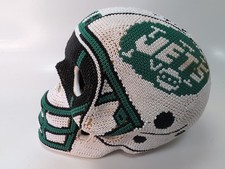 Casco de fútbol americano Sheraton Los Cabos arte calavera con cuentas huichol New York Jets