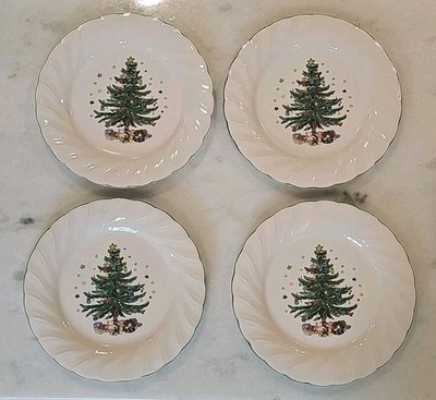 Nikko Happy Holidays Dinner Plates Christmas Set of New