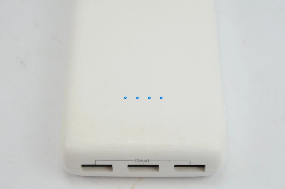 VGC Works RAVPower RP-PB052 Ace Series 22,000mAh Portable Power Bank White - Image 2 of 3