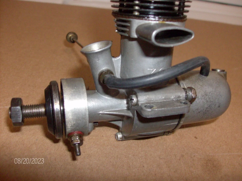 Vintage RARE  1940's K&B TORPEDO 32 Ignition Gas Engine  Airplane / Car - Image 2 of 4