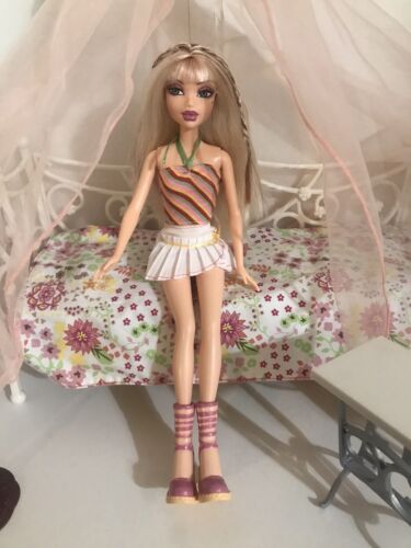 My Scene Miami Getaway Delancey Bedroom Barbie Playset With Doll RARE - Picture 2 of 7