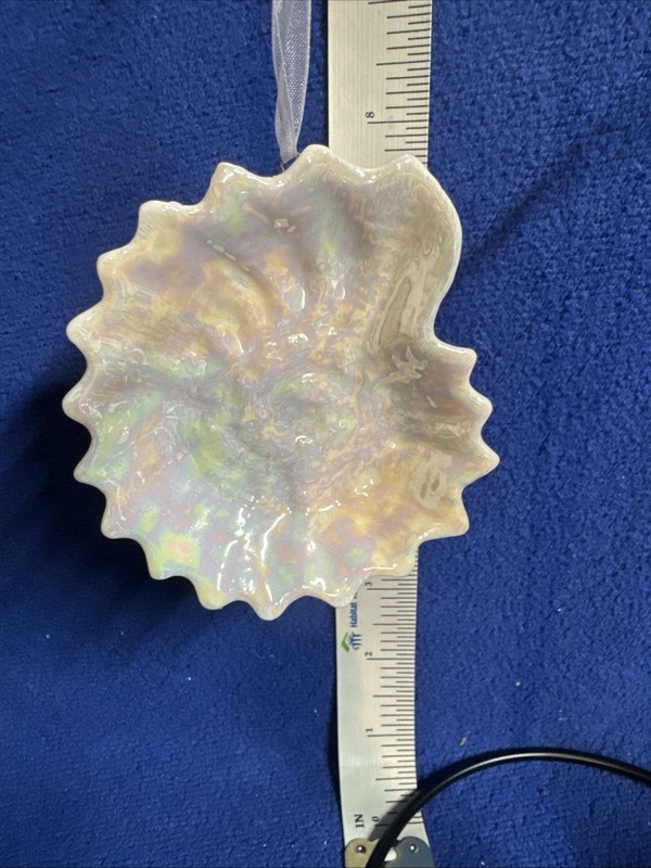 2016 Hallmark Signature Ornament Seashell HDL2008