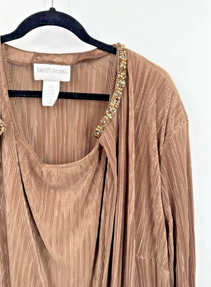 Vestido y chaqueta de novia David 2 piezas satinado arrugado 26W ocasión especial - bronce Foto 2 de 4