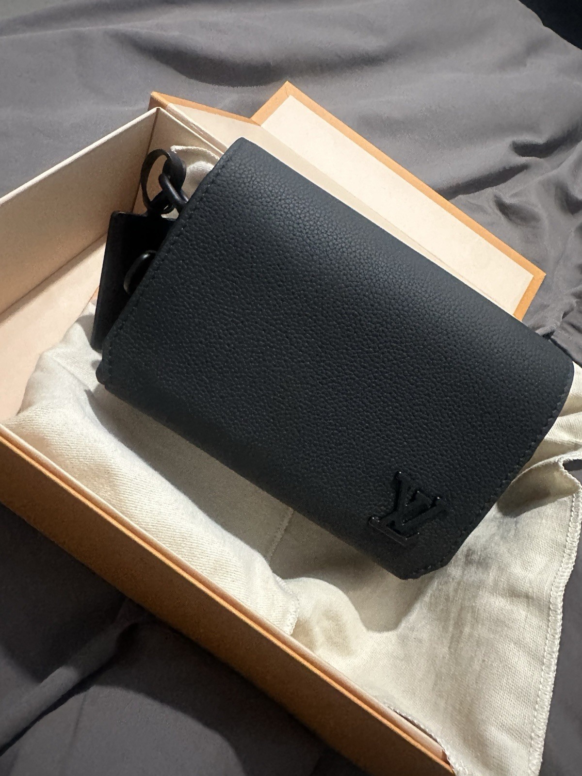 Lv Pre Owned Aerogram Fastline Wearable Wallet Crossbody Black image 3