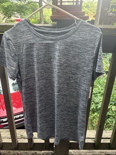 Women’s Top Medium Amazon Essentials Black Short Sleeve