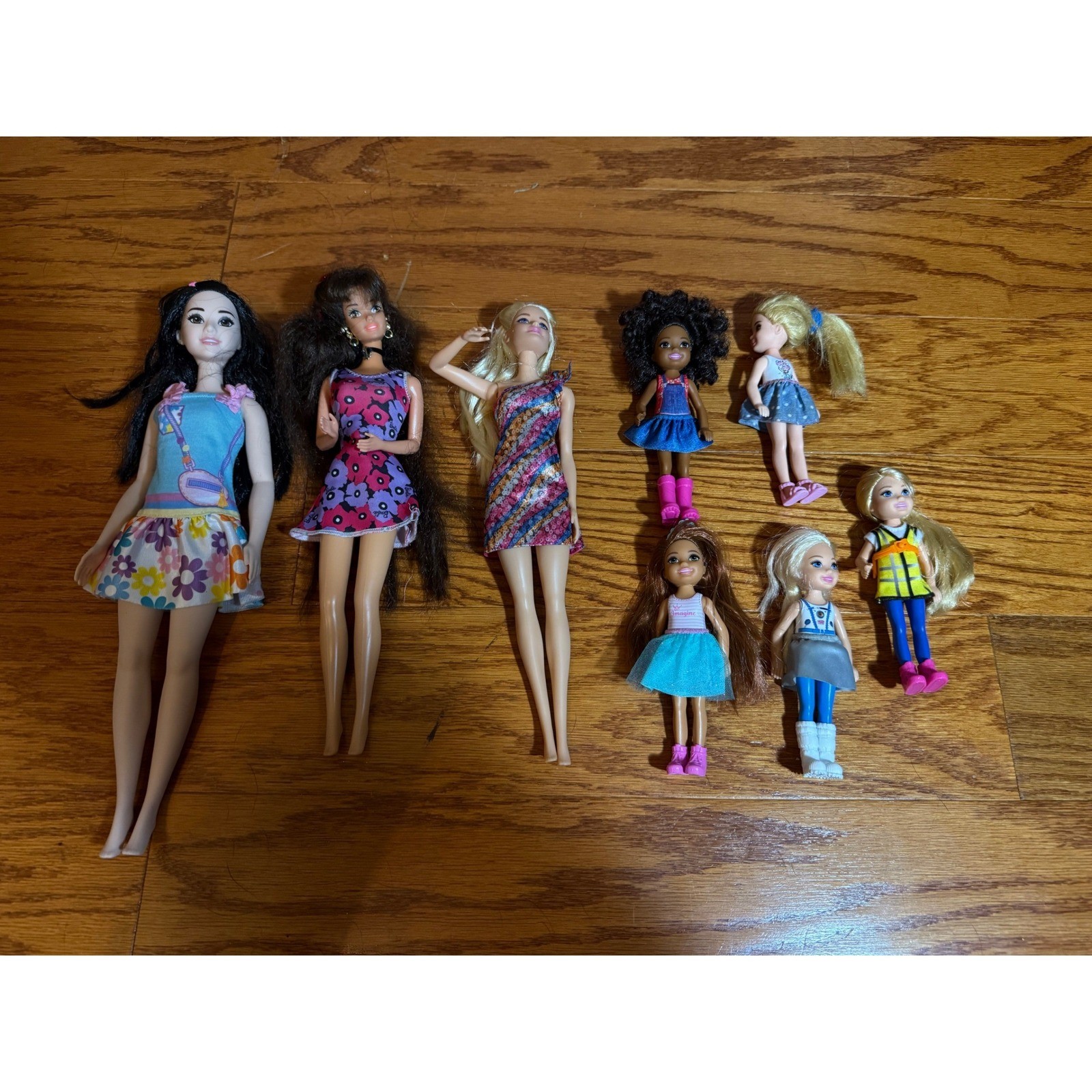 Mattel Barbie and Chelsea Doll Lot of 8 Mixed Fashion Dolls and Accessories
