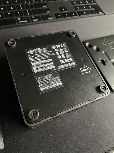 intel NUC BLKNUC7i3DNH2E 8GB RAM / 256GB NVMe + 240GB SSD - Afbeelding 2 van 7