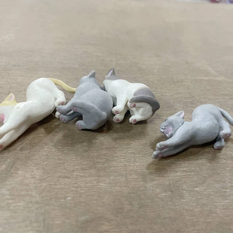 Epoch Relaxed Animal Bocejando Gato Gatinho 4 peças Decoração de Mesa Decoração de Bolo Gato - Imagem 2 de 3