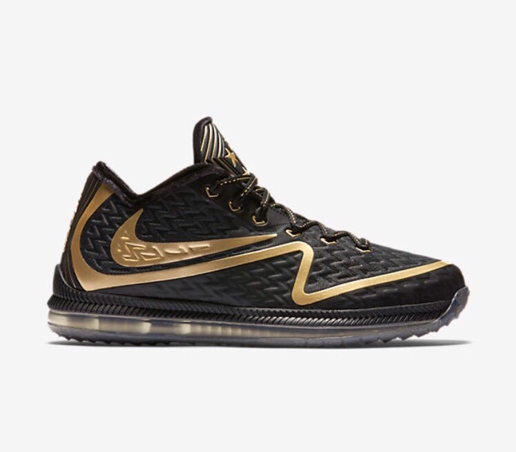 Nike ブラック リストバンド ゴールド　稲葉選手　プロ支給品 Nike Field General Trainers NFL Super Bowl 50 Black Gold 824471