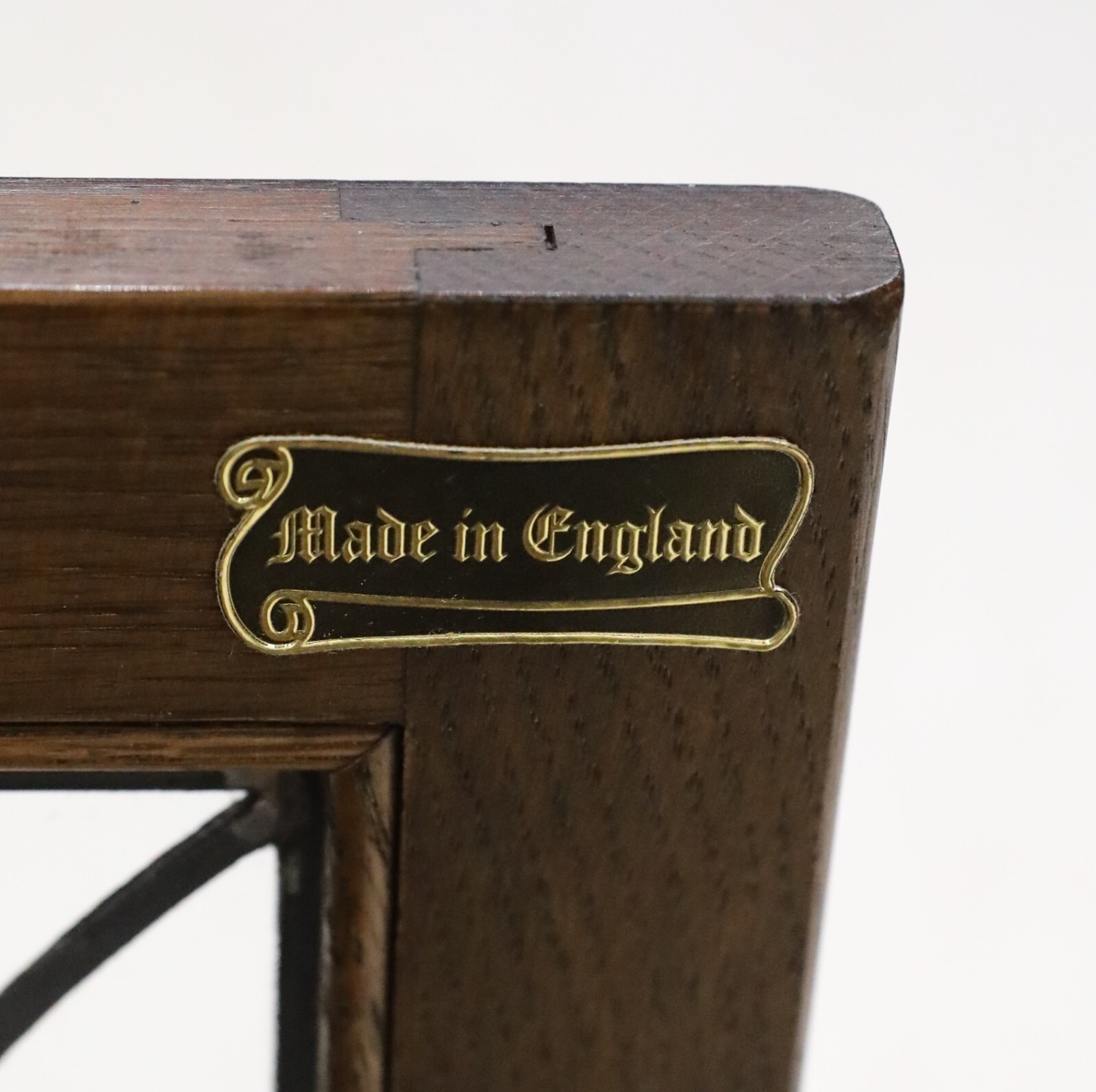 Old Charm TV Stand Leaded Glazed Drawer Model 2226 Light Oak FREE UK