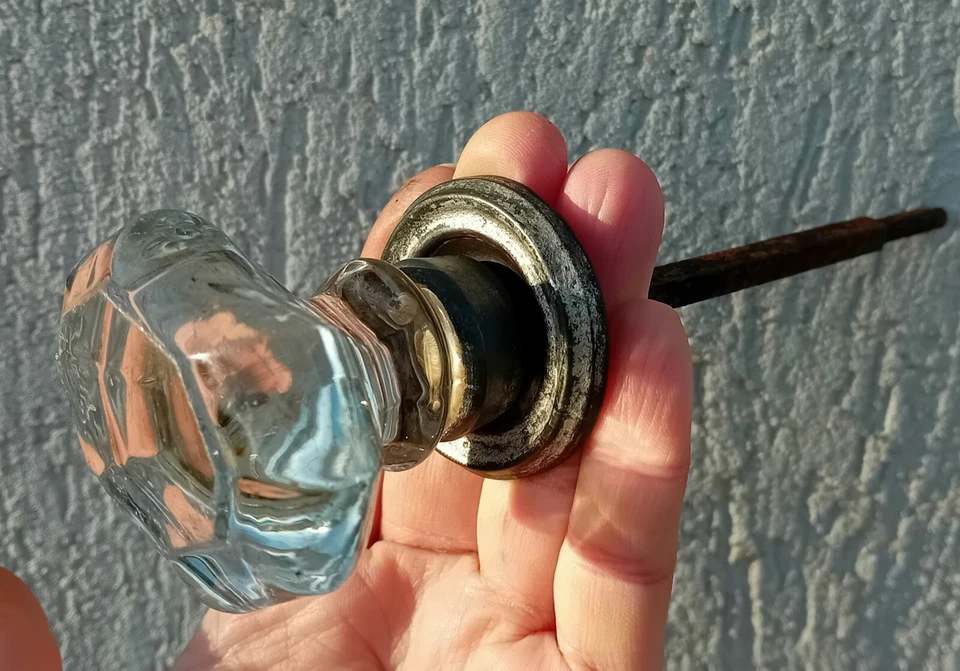 Poignée ancienne de porte en verre - Photo 2/4