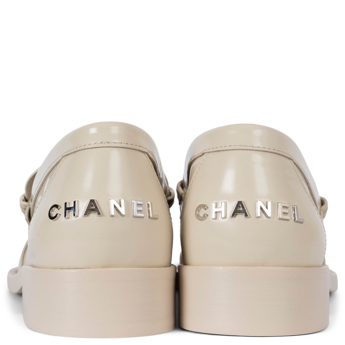 70473 auth CHANEL light beige shiny leather 2023 23S Loafers