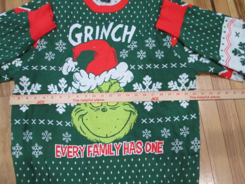 The Grinch''Every Family has one'' sweater men's Large Light-up - Image 4 of 4